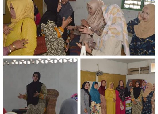 Caleg PKB, Lailatul Badri Jalin Silaturahmi & Edukasi Kaum Ibu & Majelis Taklim Cara Pencoblosan di Pemilu 2024