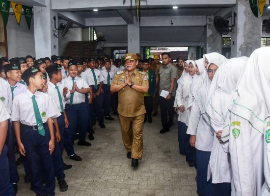 Bupati: Tuntutlah Ilmu Setinggi-tingginya!