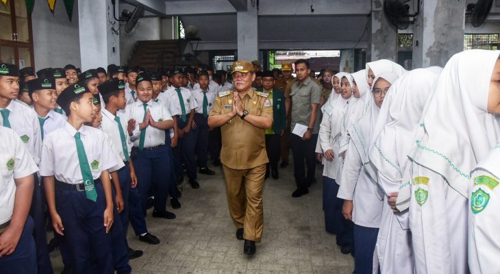Bupati: Tuntutlah Ilmu Setinggi-tingginya!
