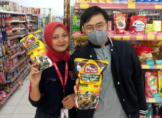 Peran UMKM Raja Patin Mendorong Ekonomi Lokal Melalui Produksi Kerupuk Ikan Patin: Produknya Tersedia di Alfamidi Medan