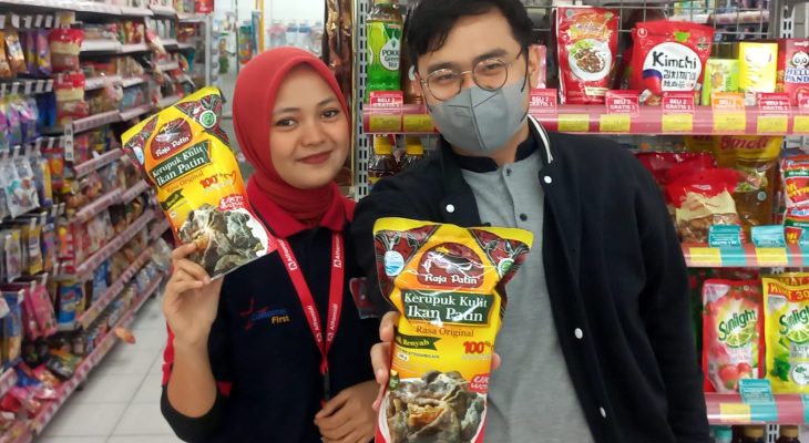 Peran UMKM Raja Patin Mendorong Ekonomi Lokal Melalui Produksi Kerupuk Ikan Patin: Produknya Tersedia di Alfamidi Medan
