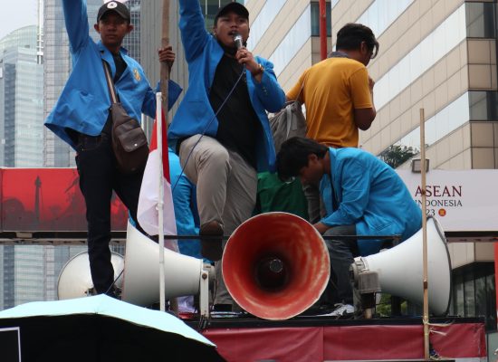 Mahasiswa Gelar Aksi Tolak Komprador Pengkhianat Negara yang Ganggu Pemilu
