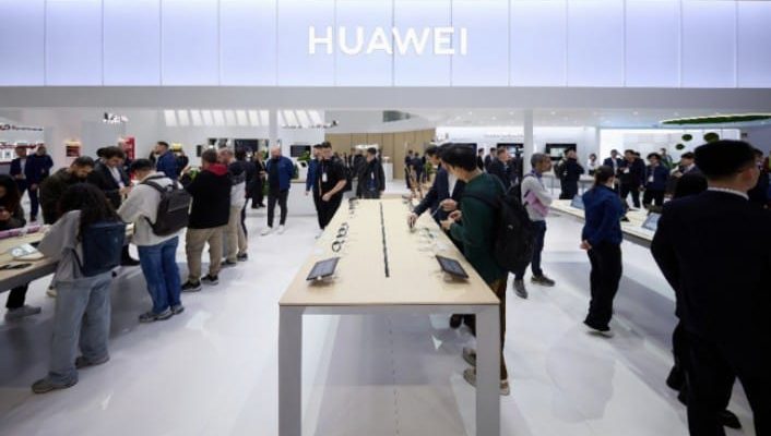 Huawei Membuka Babak Baru dan Pamerkan Rangkaian Produk Fashion-Forward Kelas Atas di MWC 2024