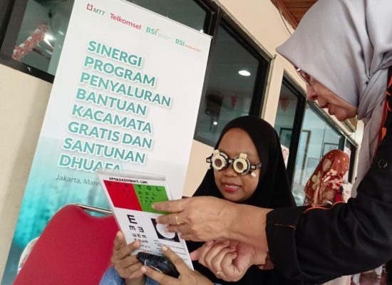 BSI Maslahat, MTT dan TelkomSolution Bersinergi Menyalurkan 250 Kacamata Gratis