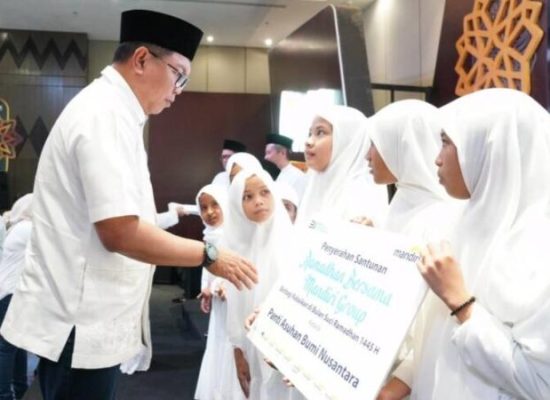 Tebar Berkah Ramadhan 1445 H, Bank Mandiri Santuni dan Berikan Bingkisan kepada 2.750 Anak Yatim dan Dhuafa di Medan