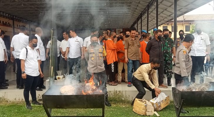 Polresta Deli Serdang Musnahkan Barang Bukti Sabu & Ganja