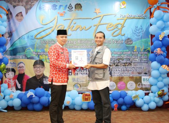 dr Susanti Dinobatkan sebagai Bunda Yatim oleh Yayasan Abdulyatama Indonesia Cabang Kota Pematangsiantar