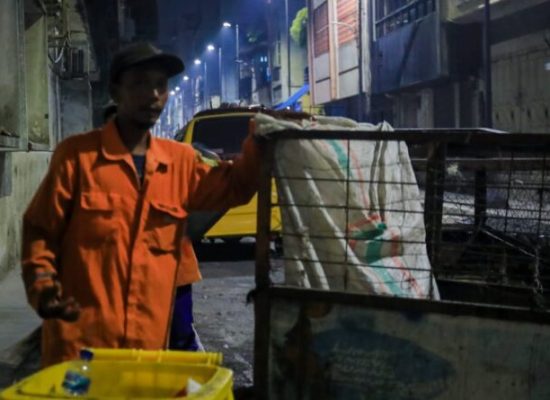 Petugas Bestari dan P3SU Tetap Siaga Bekerja di Malam Takbiran 1445 H