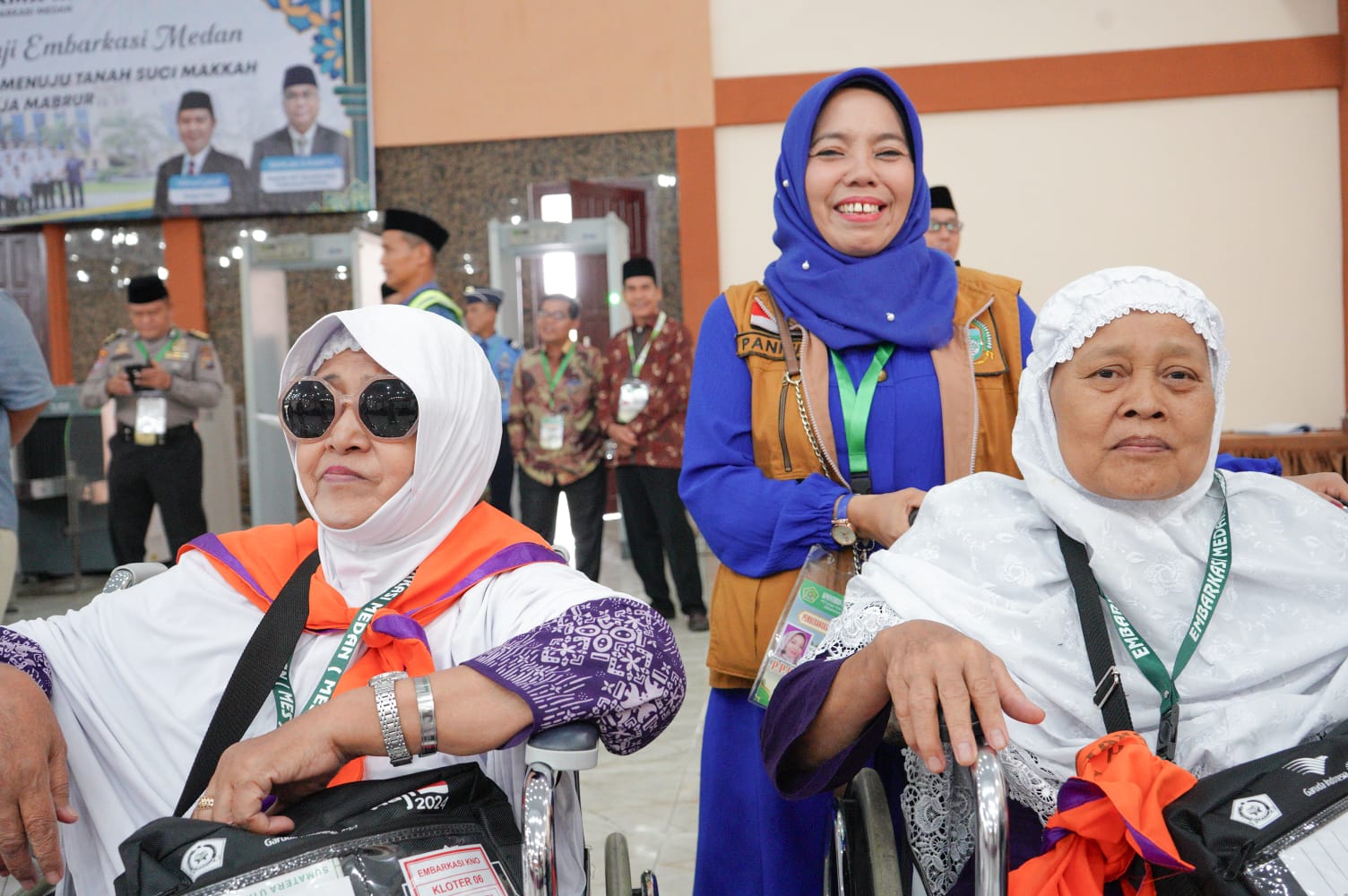 Bunda Erde, Petugas Lansia dan Disabilitas yang Dicintai Tamu Allah