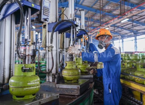 Pastikan Isi Gas LPG Sesuai Takaran Mendag Bersama Pertamina Patra Niaga Kunjungi SPBE di Tanjung Priok