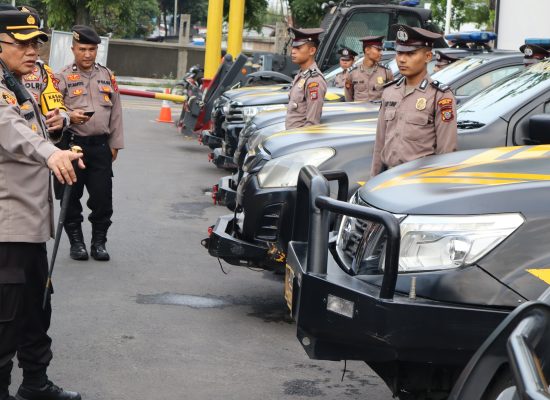 Kapolrestabes Medan Periksa Kesiapan Sat Samapta Hadapi Hari Buruh dan Operasi Mantap Praja Toba 2024