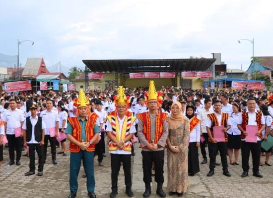 Pemkab Nisel Peringatan Hari Pendidikan Nasional 2024 di Lapangan Orurusa