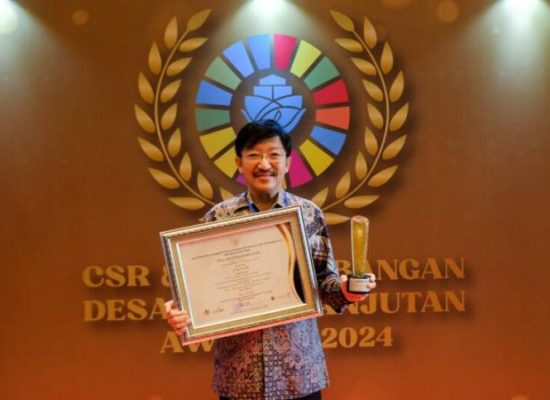 Smartfren Raih CSR & PDB Awards 2024 Dari Kementerian Desa PDTT