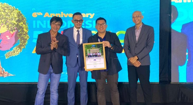 JNE Raih Penghargaan The Iconomics “Indonesia Best 50 CSR Awards 2024” Kategori Courier Service