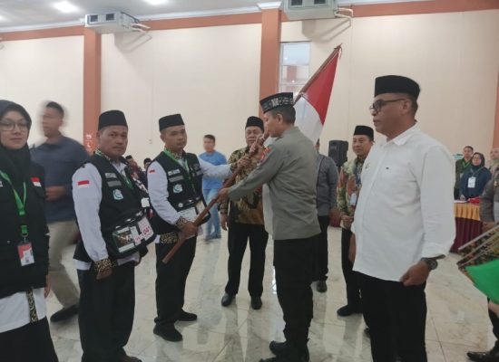Kakanwil Kemenag Sumut, Kapoldasu dan Bupati Madina Lepas 358 Jamaah Haji Kloter III