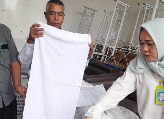 PDAM Tirtanadi Berikan 8,624 Helai Handuk Putih ke Kanwil Kemenag Sumut untuk Seluruh Jamaah Calhaj