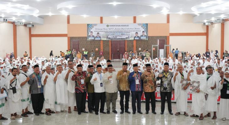 Kakanwil Kemenagsu Lepas Keberangkatan 360 Tamu Allah Kloter 17 Asal Binjai dan Medan