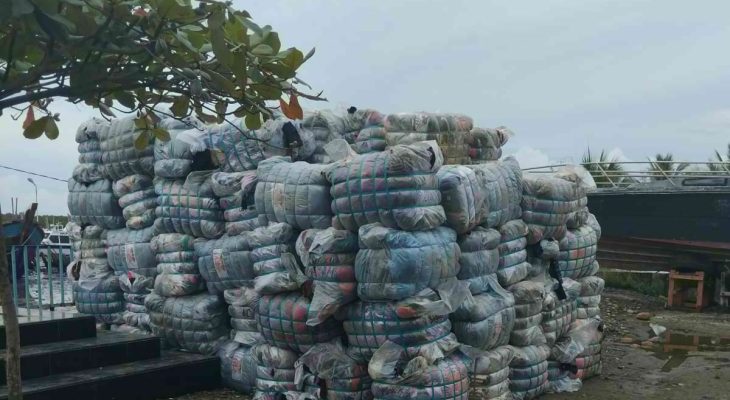 Bea Cukai Tindak 150 Ballpress Pakaian Bekas di Perairan Sungai Asahan, Sumut