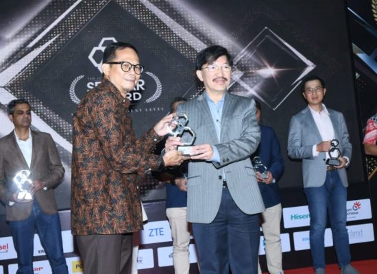 Smartfren Berhasil Meraih Dua Penghargaan Dalam Selular Awards 2024