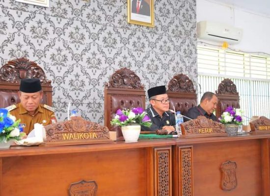 Wali Kota Tanjungbalai, Dr. H. Waris Tholib, Hadiri Rapat Paripurna DPRD Kota Tanjungbalai