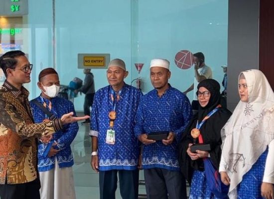 Komitmen BSI dalam Melayani Jamaah Haji, BSI Sambut Kepulangan Jemaah Haji 2024