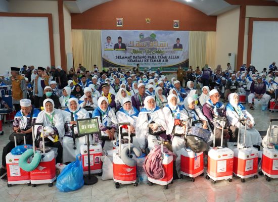 359 Jemaah Haji Kloter 12 Tiba di Tanah Air, PPIH Debarkasi Medan: Ahlan wa Sahlan Dhuyufurrahman