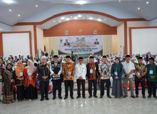 Kloter 09 Tiba di Tanah Air, Satu Jemaah Haji asal Kota Gunungsitoli Tunda Kepulangan Karena Sakit