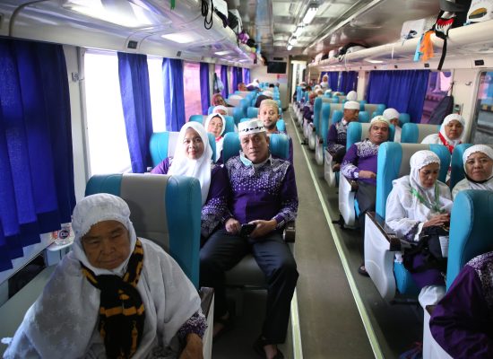 KAI Divre I Kembali Layani Kepulangan Jemaah Haji Kabupaten Labuhanbatu dengan Kereta Api Menuju Rantauprapat