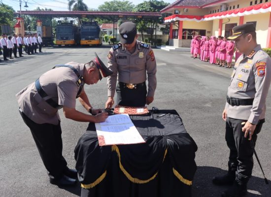 Dua PJU Polresta Deli Serdang dan Lima Kapolsek Disertijabkan