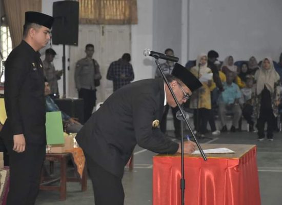Bupati Madina Kukuhkan Perpanjangan Masa Jabatan Kepala Desa Selama 8 tahun