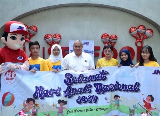 Rayakan Hari Anak Nasional, JNE Berbagi Kebahagiaan Bersama Anak-anak Berbakat dan Berprestasi