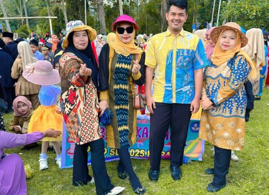 SDN 025 Huraba Ikuti Karnaval HUT RI di Kecamatan Siabu