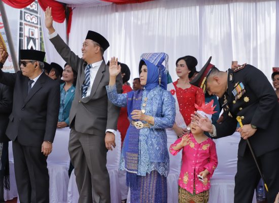 dr Susanti Lepas Karnaval Gempita Kemerdekaan, Disaksikan Ribuan Masyarakat