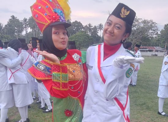 Pernah Coba Seleksi Paskibraka di Tingkat Kabupaten, Rika Terpilih Pembawa Baki Paskibra Kecamatan Siabu