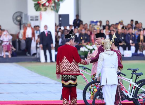Menangkan Busana Adat Terbaik, Menteri AHY: Tradisi yang Baik untuk Lestarikan Budaya