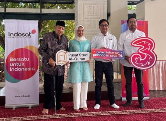 IOH Melalui Brand Tri, Mendistribusikan Paket Kuota Serta Router Internet Kepada para Santri di Indonesia