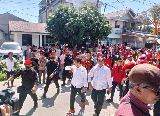 Ribuan Simpatisan Pasangan Sokhiatulo Laia – Yusuf Nakhe Antarkan Mendaftar Di KPUD Nisel