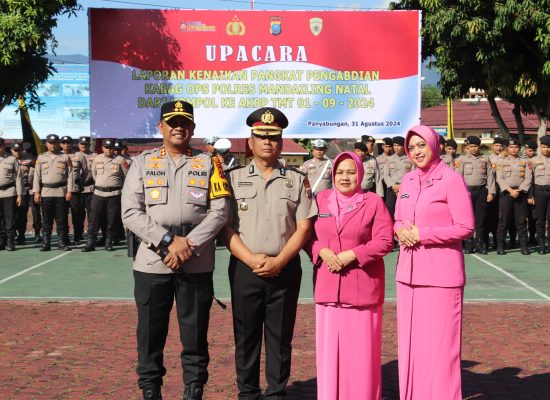 Kapolres Madina Pimpin Upacara Kenaikan Pangkat Pengabdian bagi Kabag Ops