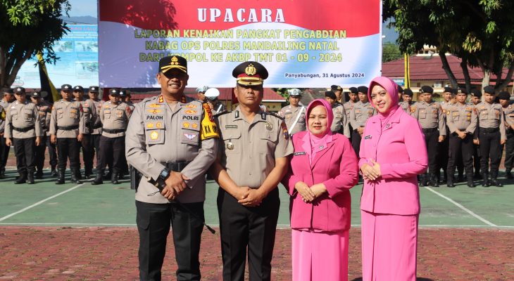 Kapolres Madina Pimpin Upacara Kenaikan Pangkat Pengabdian bagi Kabag Ops