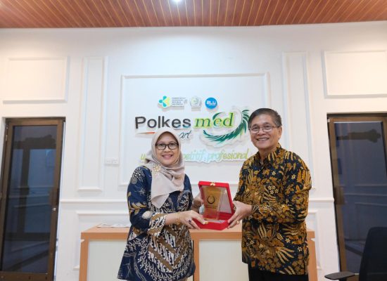 Bupati Hilarius Duha Tanda Tangani Kesepakatan Bersama Dengan Politeknik Kesehatan Kemenkes Medan