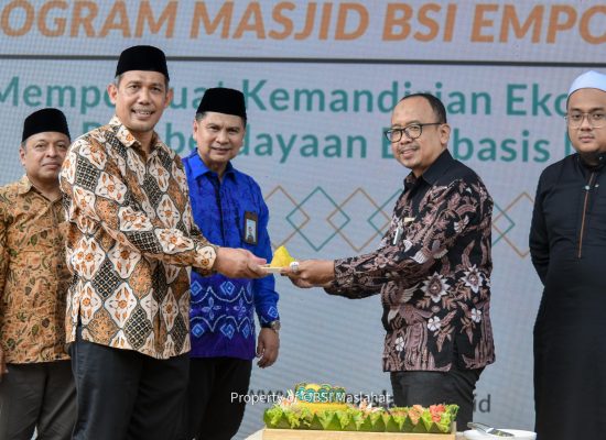 BSI dan BSI Maslahat Resmikan Program Pemberdayaan Masjid BSI Empowerment di Masjid Al Ittihad UMKM Center