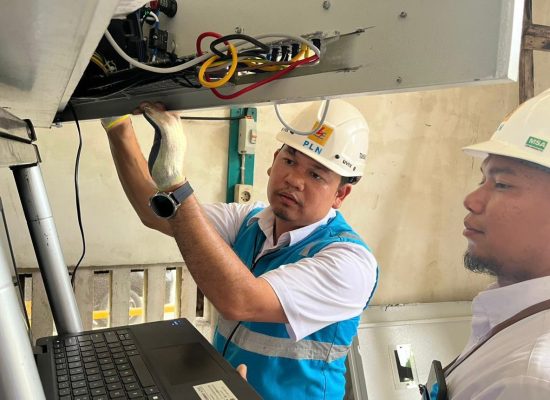 PLN UP3 Pematangsiantar Melakukan Penyalaan One Day Service Pelanggan Tegangan Menengah