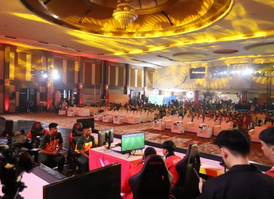 Ramaikan Venue Esport PON XXI di Medan, Charity Boutique & Gallery Ulos Tawarkan Keinginan Anak Muda
