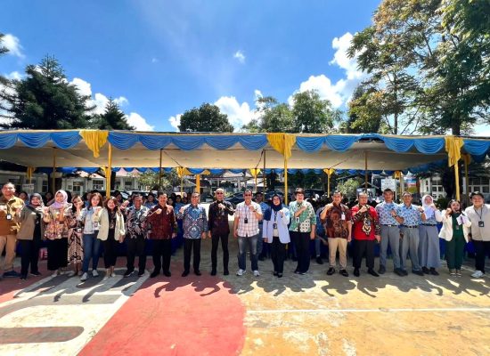 Forkom IJK Sumut Gelar Edukasi Keuangan di SMA Negeri 2 Kabanjahe, Siapkan Generasi Masa Depan!