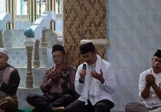 Doakan Keselamatan Rakyat Palestina Cabup Madina Saipullah Pimpin Doa