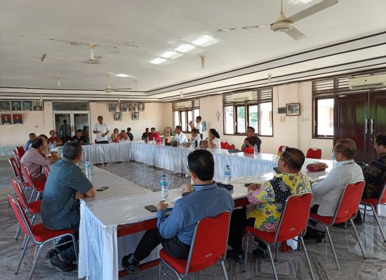 Paslon Nomor Urut 1 Sokhi -Yusuf Berkunjung ke Ephorus BNKP untuk Memohon Dukungan Doa