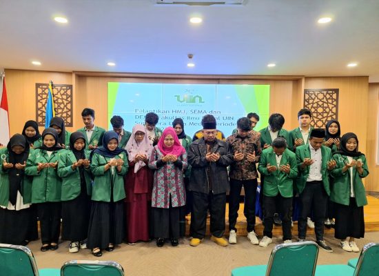 Dekan FIS UINSU Dr.Nursapia Harahap dan Semaf Demaf HMJ di Lingkungan FIS Dukung Al APT Bersama Meraih Unggul