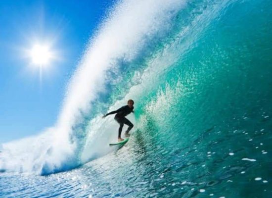 “PANTAI SORAKE” Surganya Peselancar Kelas Dunia Dengan Ombaknya yang Besar