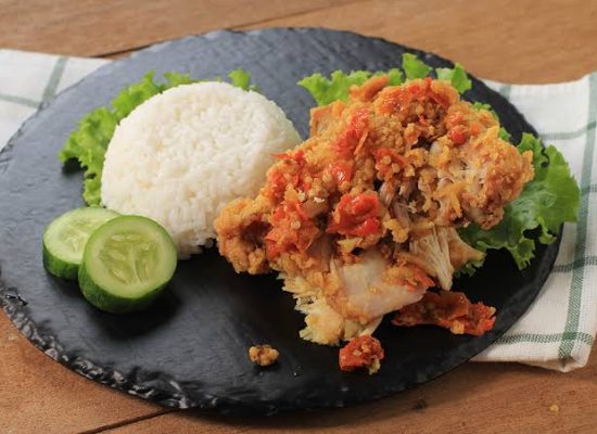 Begini Tips Memulai Usaha Ayam Geprek, Makanan ‘Sejuta Umat’