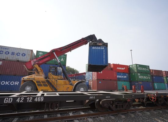 KAI Logistik Layani Lebih Dari 1,8 Juta Ton Angkutan Peti Kemas Hingga Oktober 2024